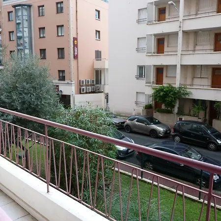 82 Daire Cannes